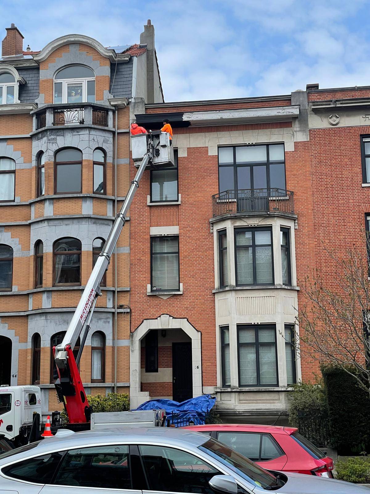Peinture de façade professionnelle avec nacelle